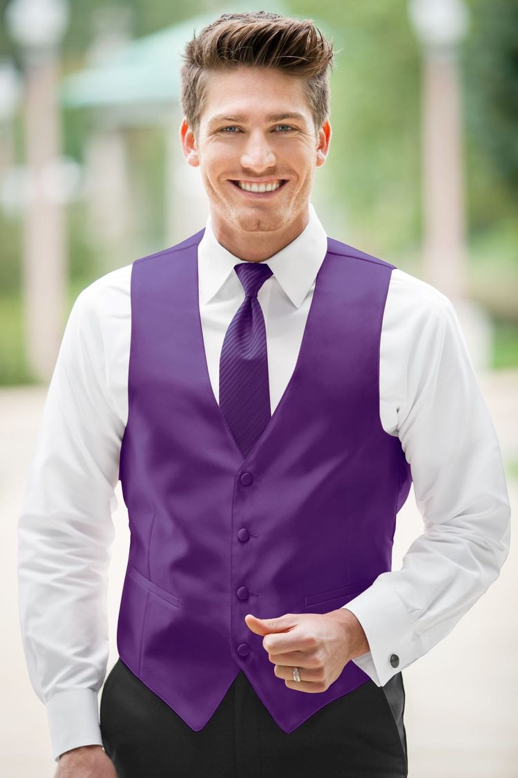 Guy wearing the Expressions Viola Fullback Vest and matching tie