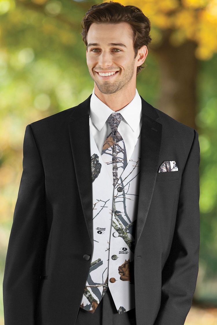 Man wearing the Mossy Oak White Camouflage Fullback Vest with a matching tie